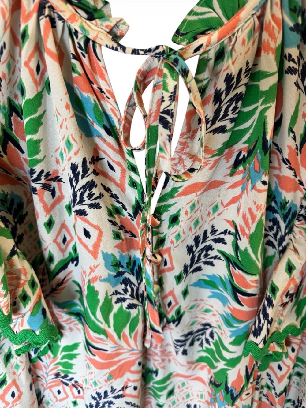entro Leaf Print V-neck Short Midi Dress - Picture 4 of 9
